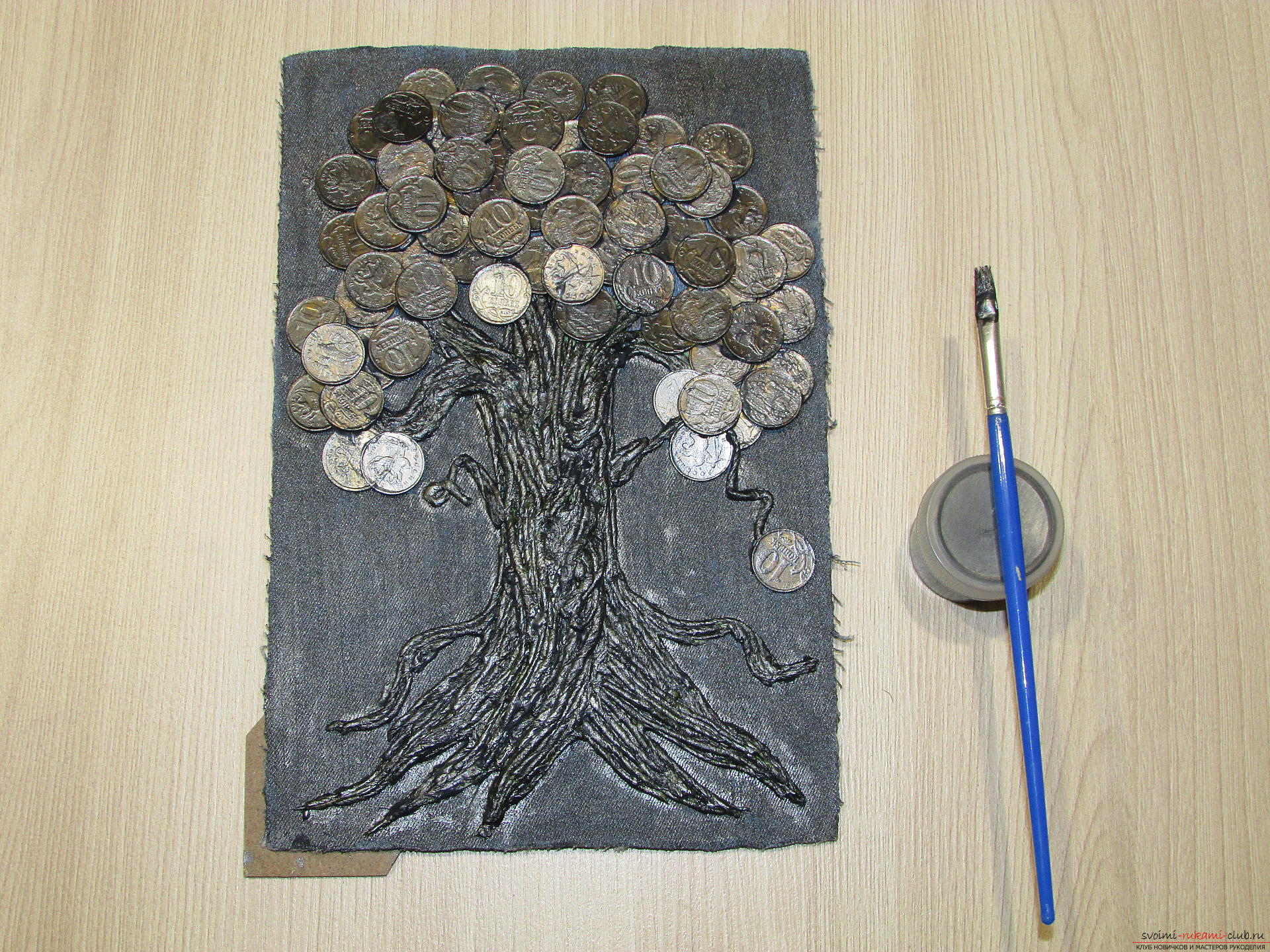 Мастер-класс покажет как сделать денежное дерево из монет своими руками.. Фото №12